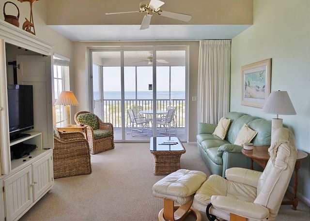 Open dates in March! Exceptional view of the Gulf and amazing sunsets. C1324B
