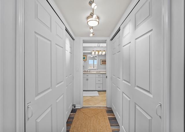 A Spectacular View of the Sunsets from this Spectacular Island Villa, B1213A