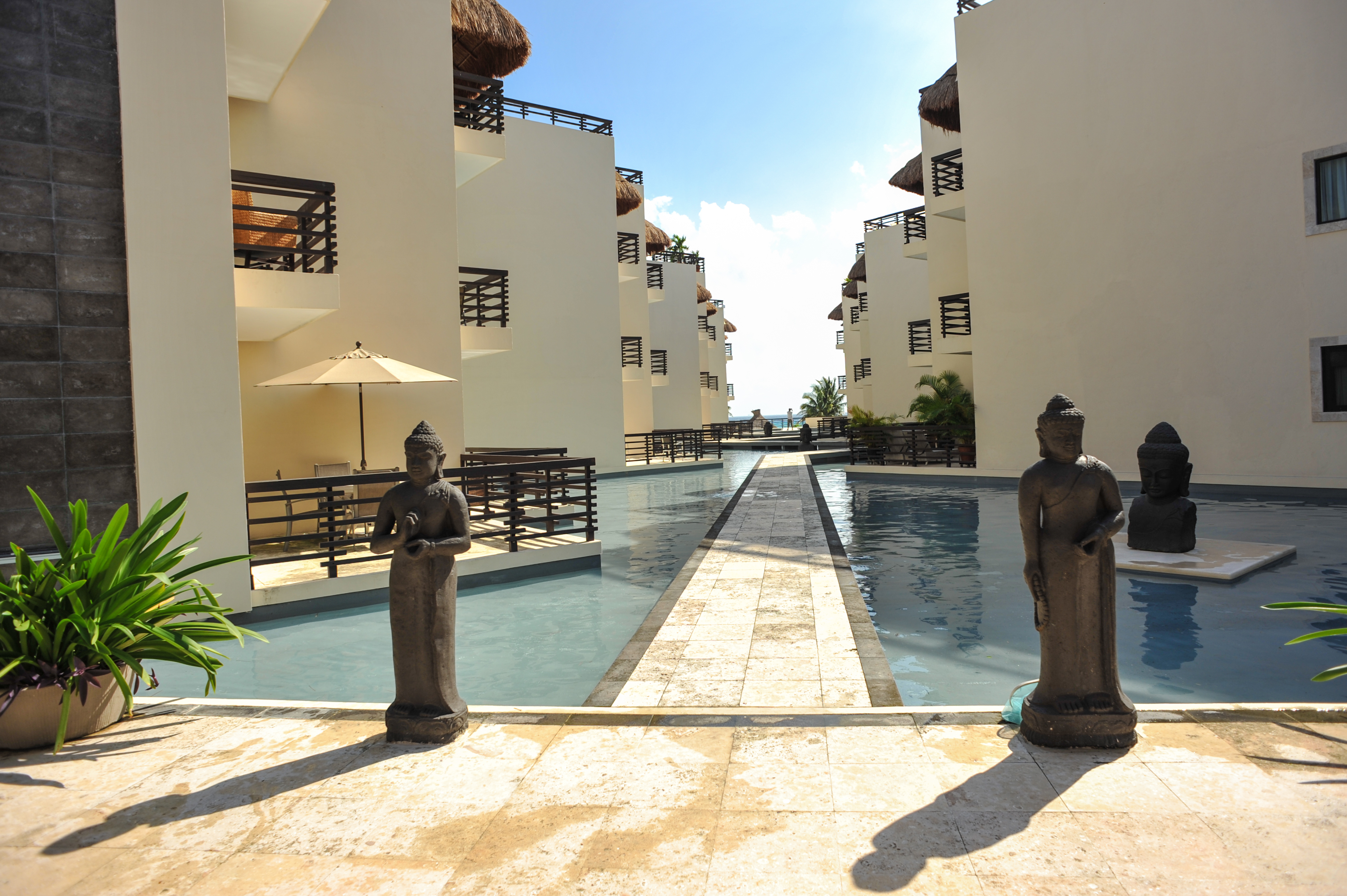 ATB21 Trendy and Luxury Condo Close Mamitas Beach WIFI