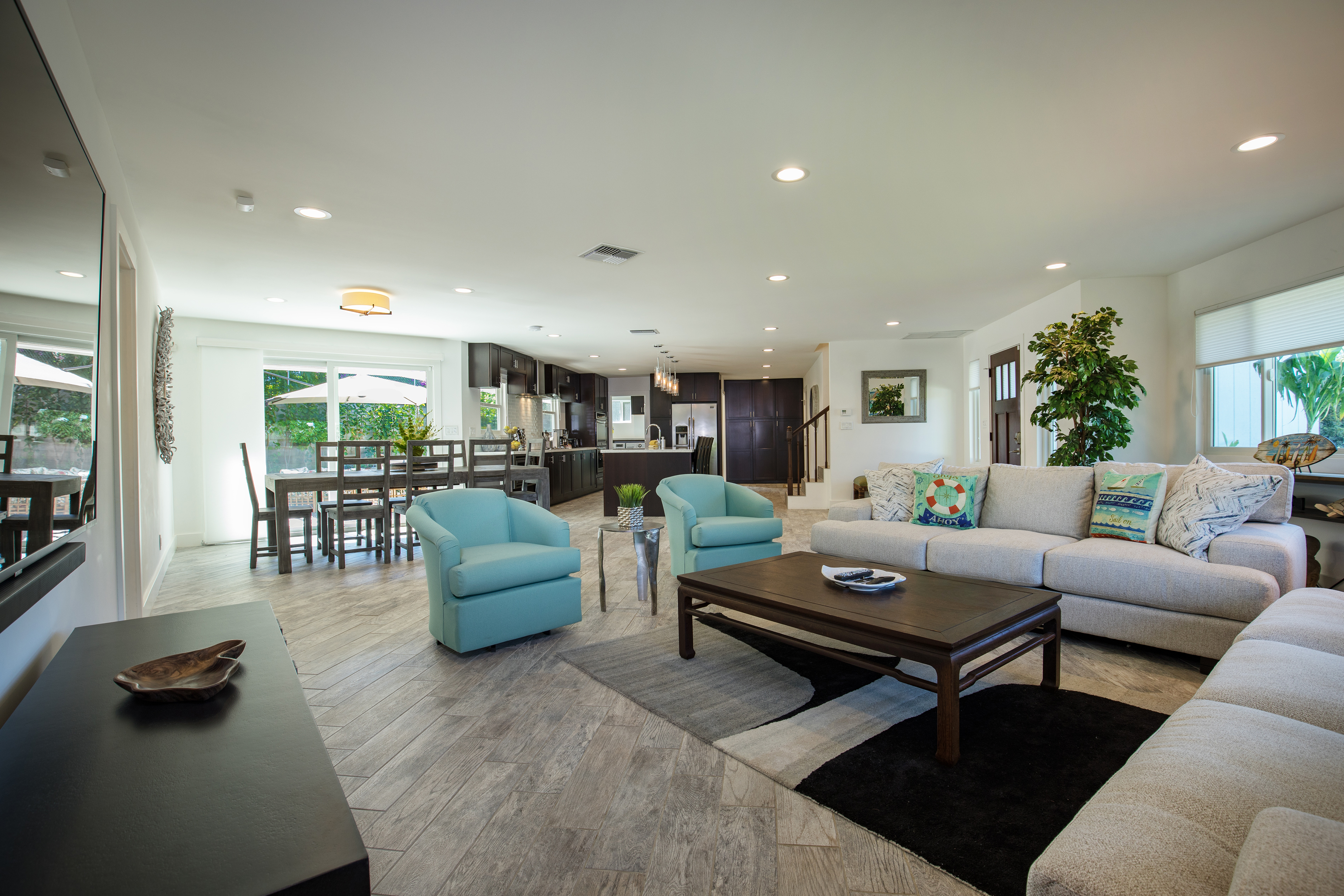Spacious Backyard With Hot Tub And Bbq Area - Gorgeous Private Home - Kihei, HI