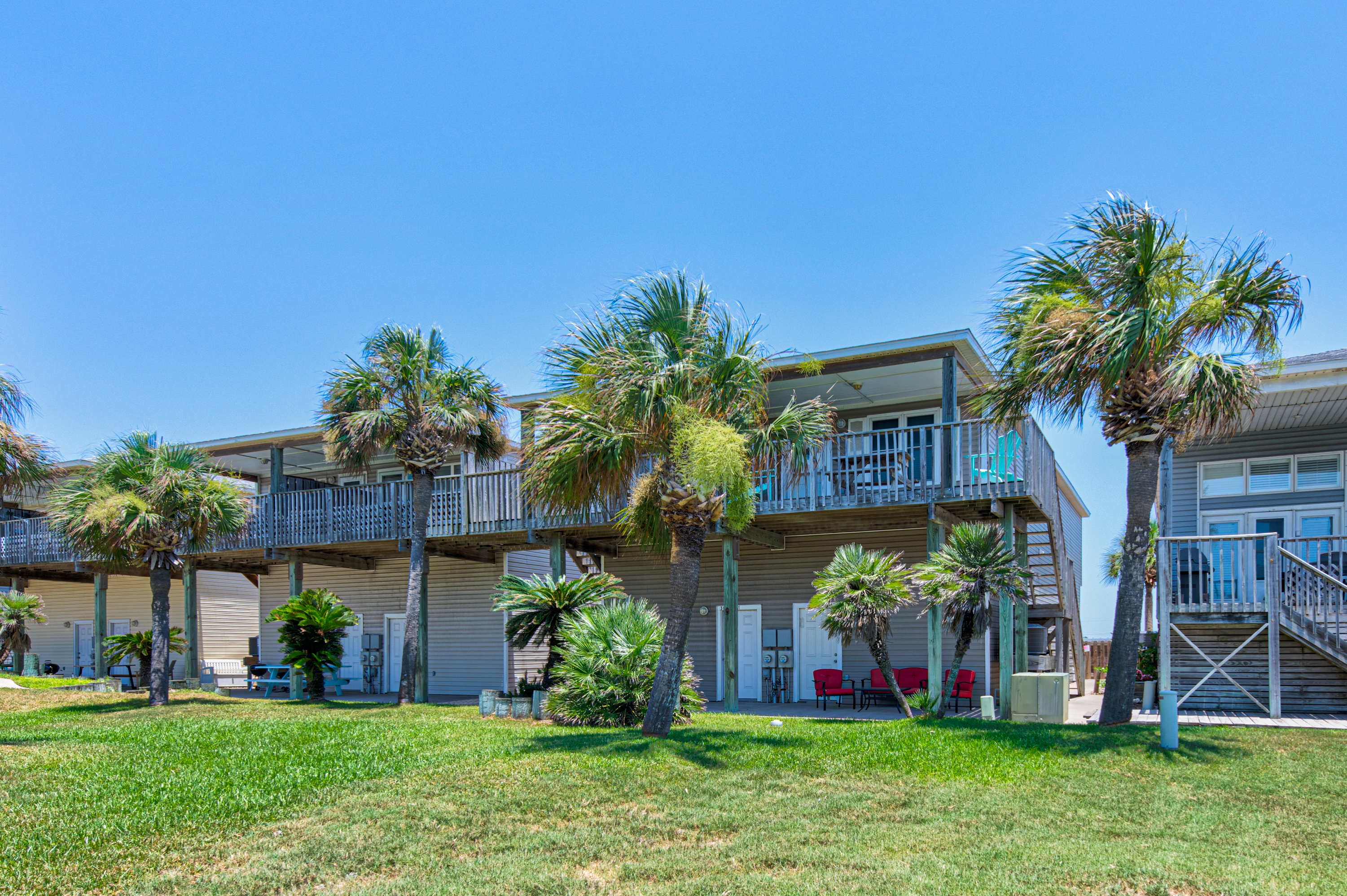 Community Pool And Covered Deck - Charming Coastal Getaway - Port Aransas, TX