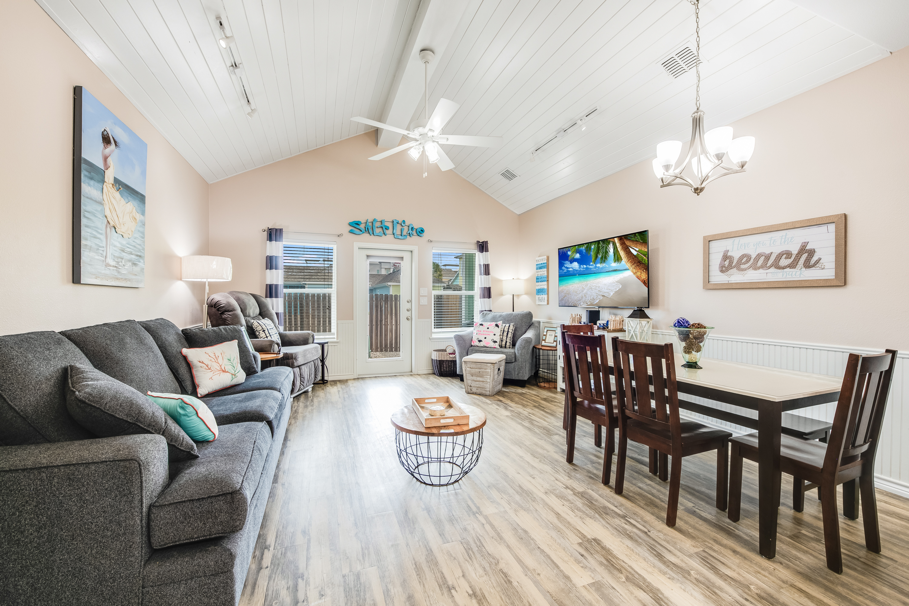 Spacious Island Retreat With Pool And Outdoor Patio - Amazing Escape - Port Aransas, TX