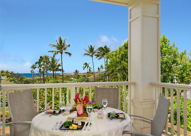 Enjoy dining on spacious lanai