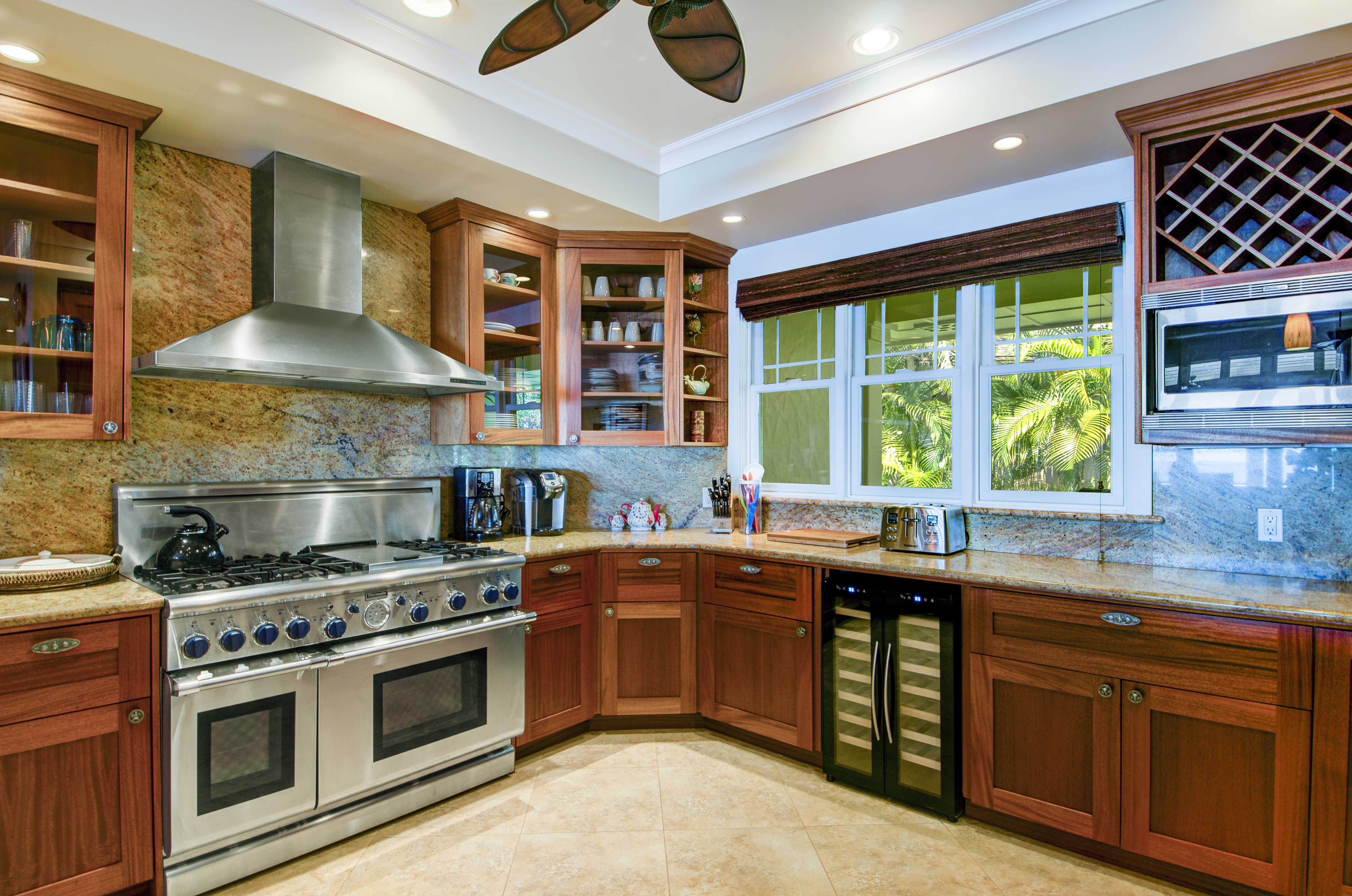 Spacious kitchen and dining area are perfect for entertaining during " dine- in" evenings.