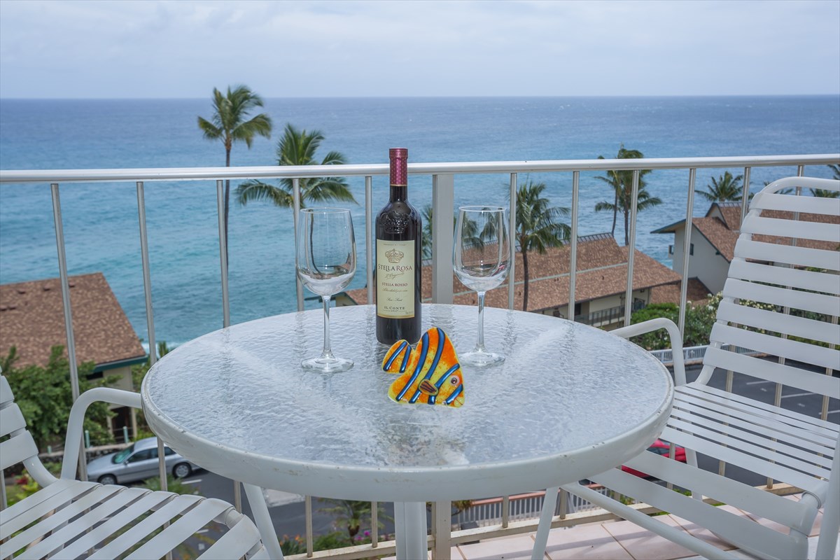 Whether you are with family or want to have a romantic experience, be sure to use the Lanai