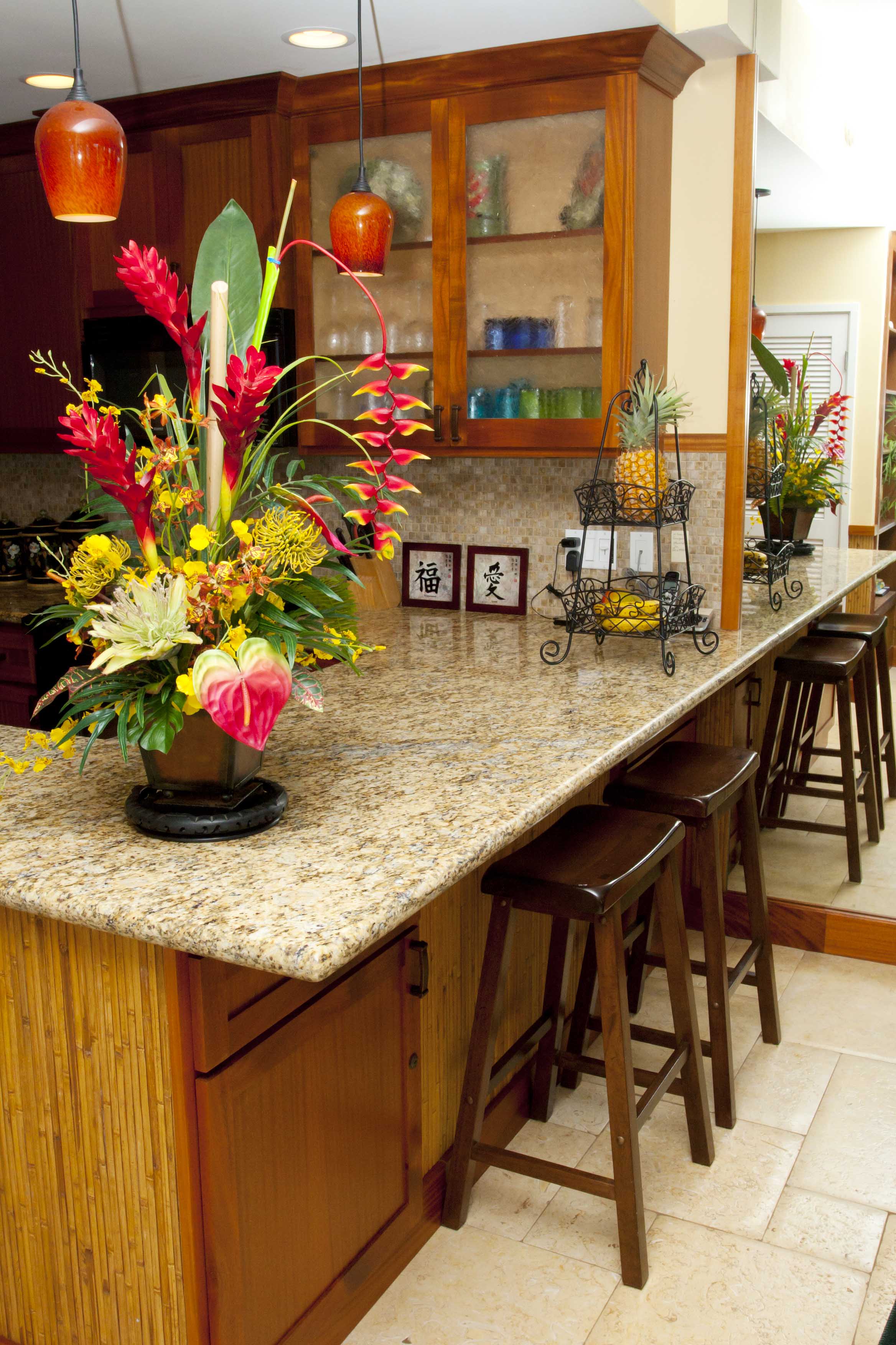 Granite counters, tile floors, beautifully decorated and appointed.