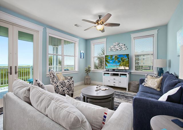 Living area has lots of comfortable seating, LED smart TV, high speed wireless internet and beautiful front row ocean views.