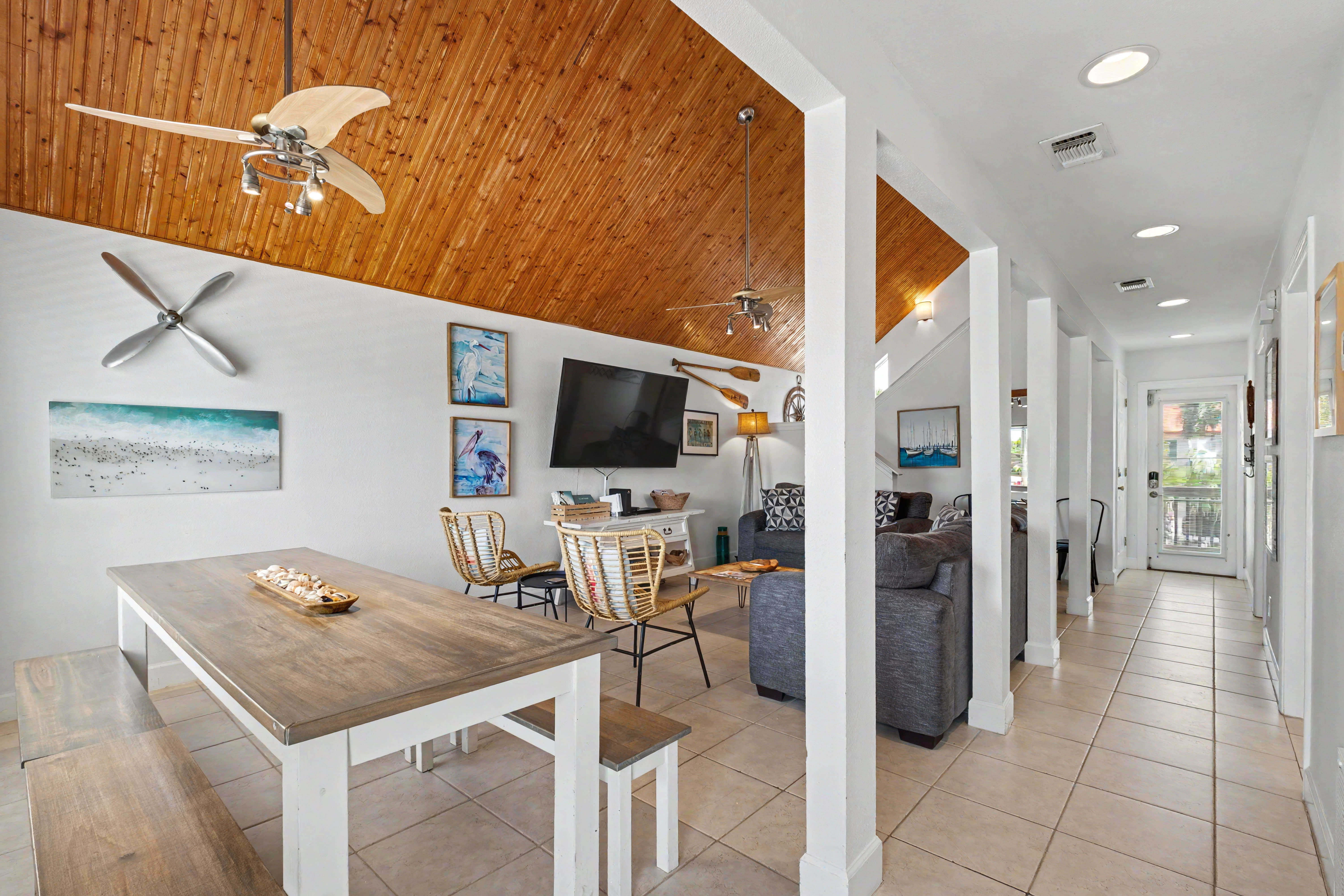 Maldonado 813 - The Lazee Lagoon Beach House | Paradise Beach Homes