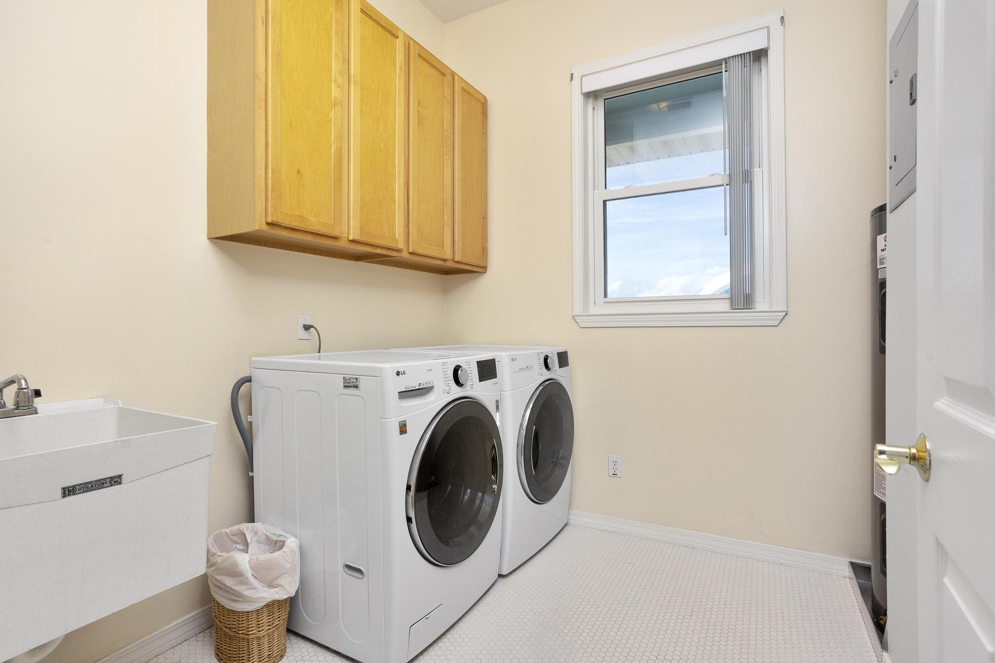 Ariola 1004 Paradise Beach Homes