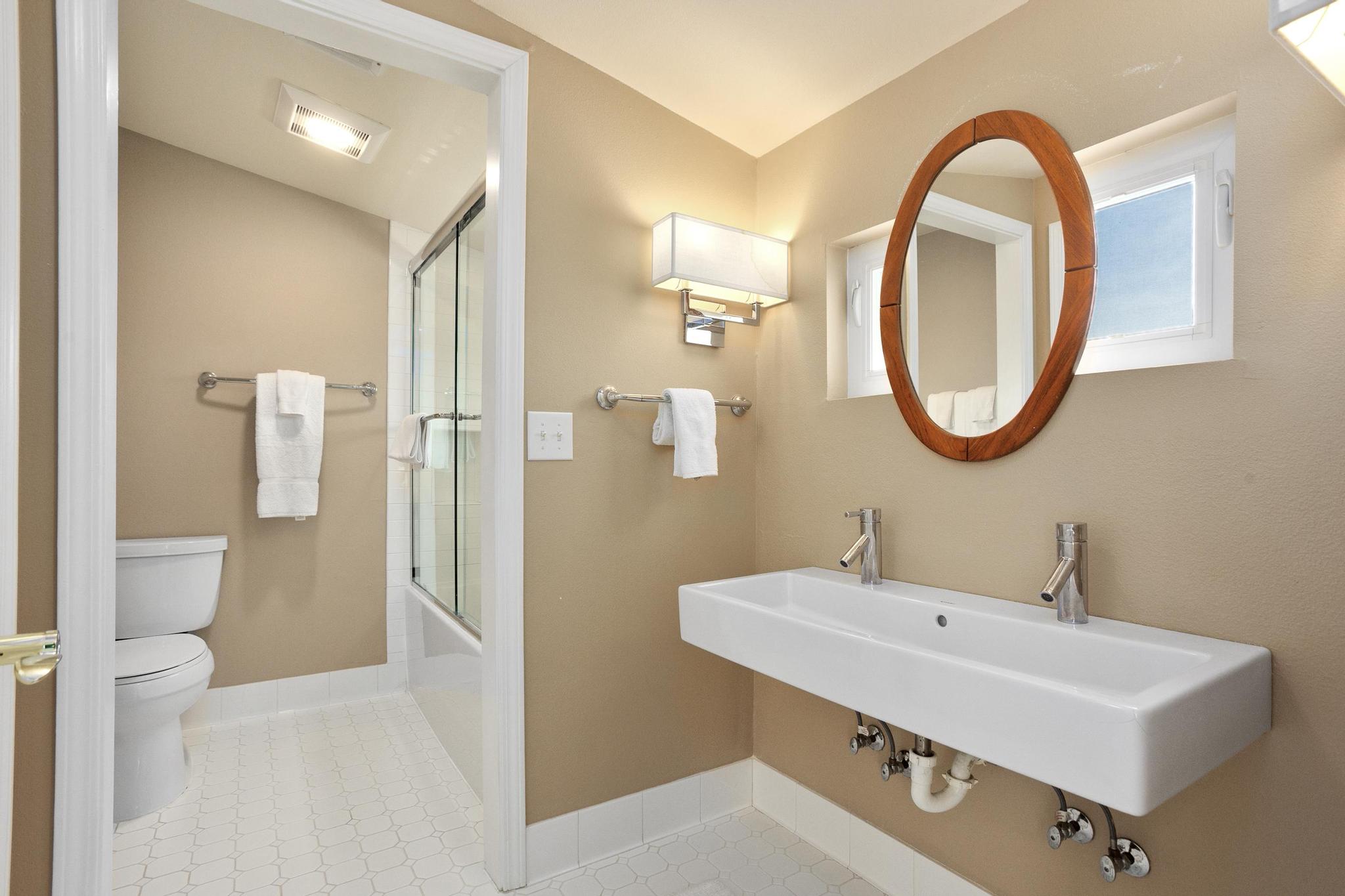 Ariola 1004 Paradise Beach Homes