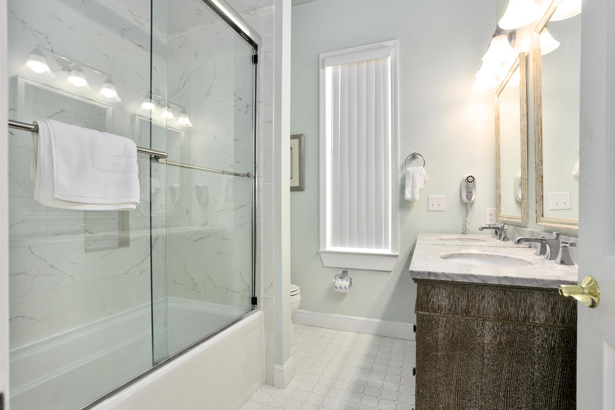 Ariola 1004 Paradise Beach Homes