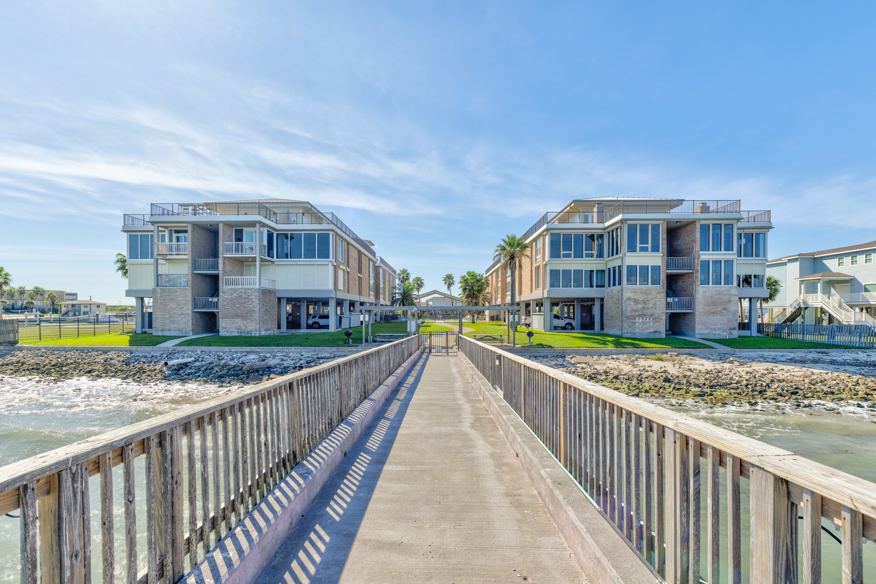 Pier''s Eye View of Channelview Condos 