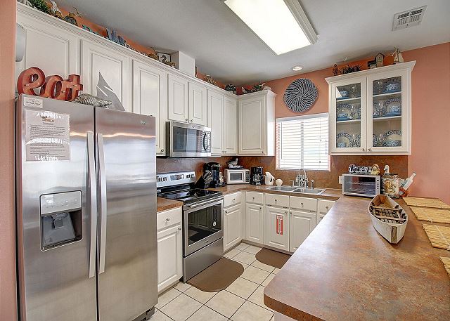 I spy with my little eye the cutest kitchen!