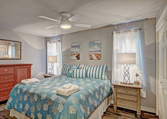 King size bedroom