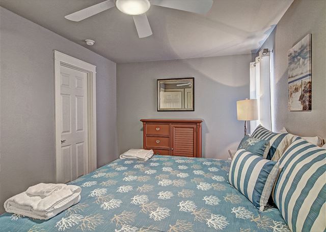 King size bedroom