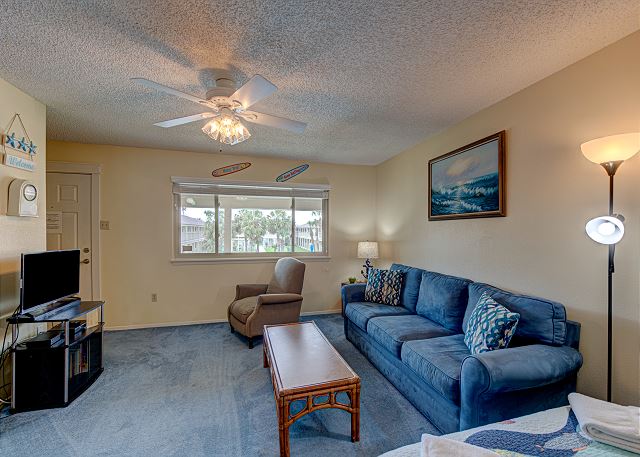 Courtyard - Port Aransas Condo Rentals | Port A Escapes