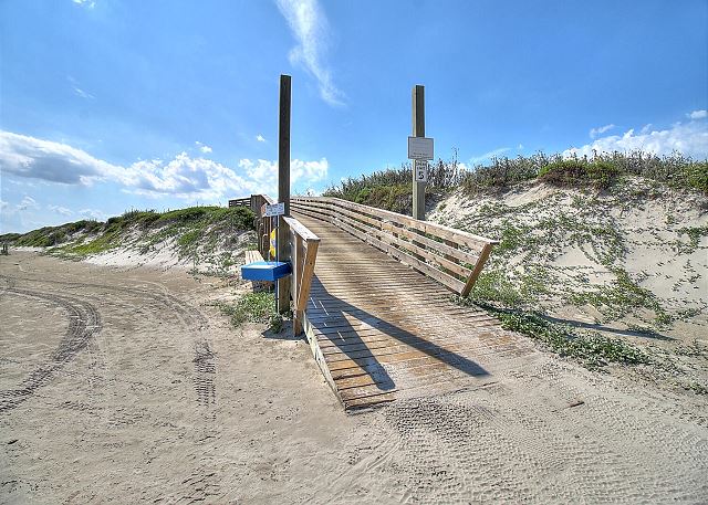 Beach access to boardwalk