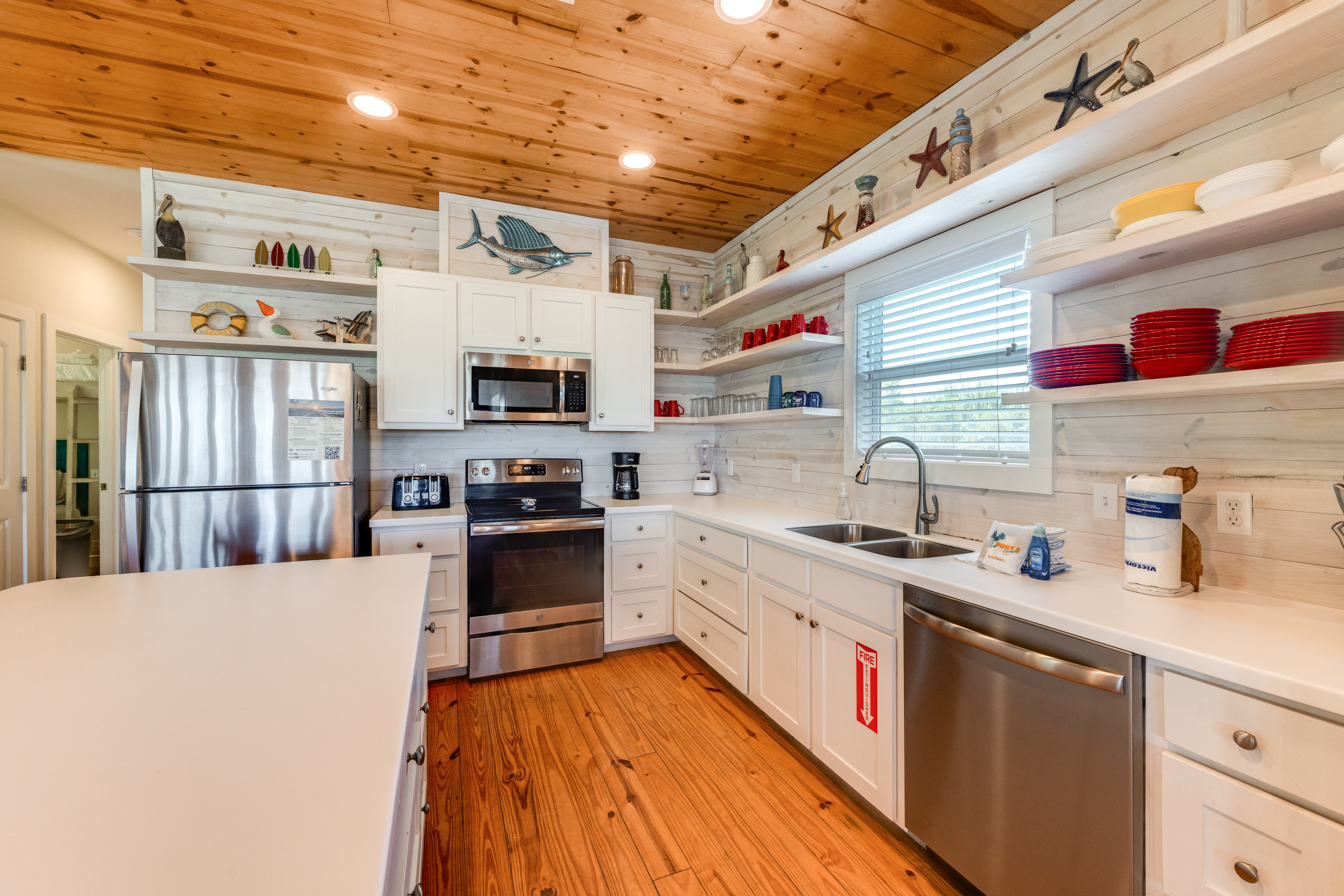 This kitchen is designed for delightful meal preparation during your getaway