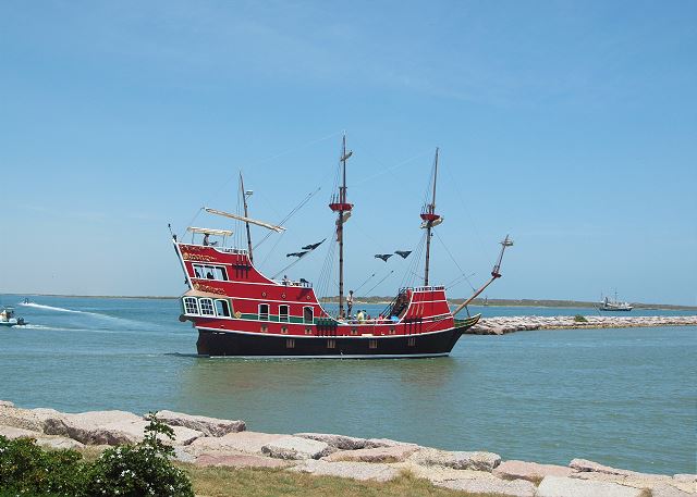 Red Dragon Pirate Ship 