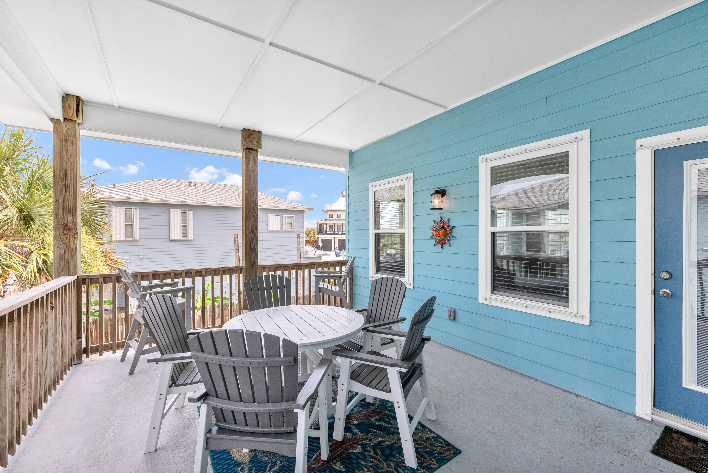 2nd Floor patio-Big enough for everyone, intimate enough for moments