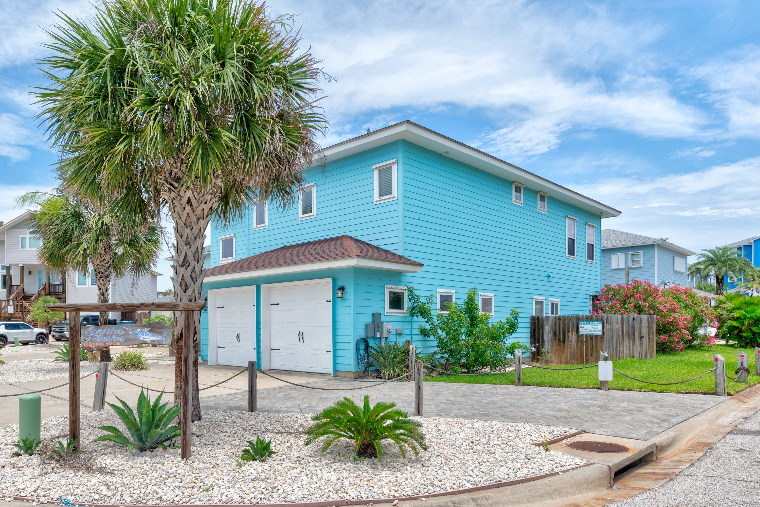 The Gnarly Marlin: where good vibes pull you in like the tide