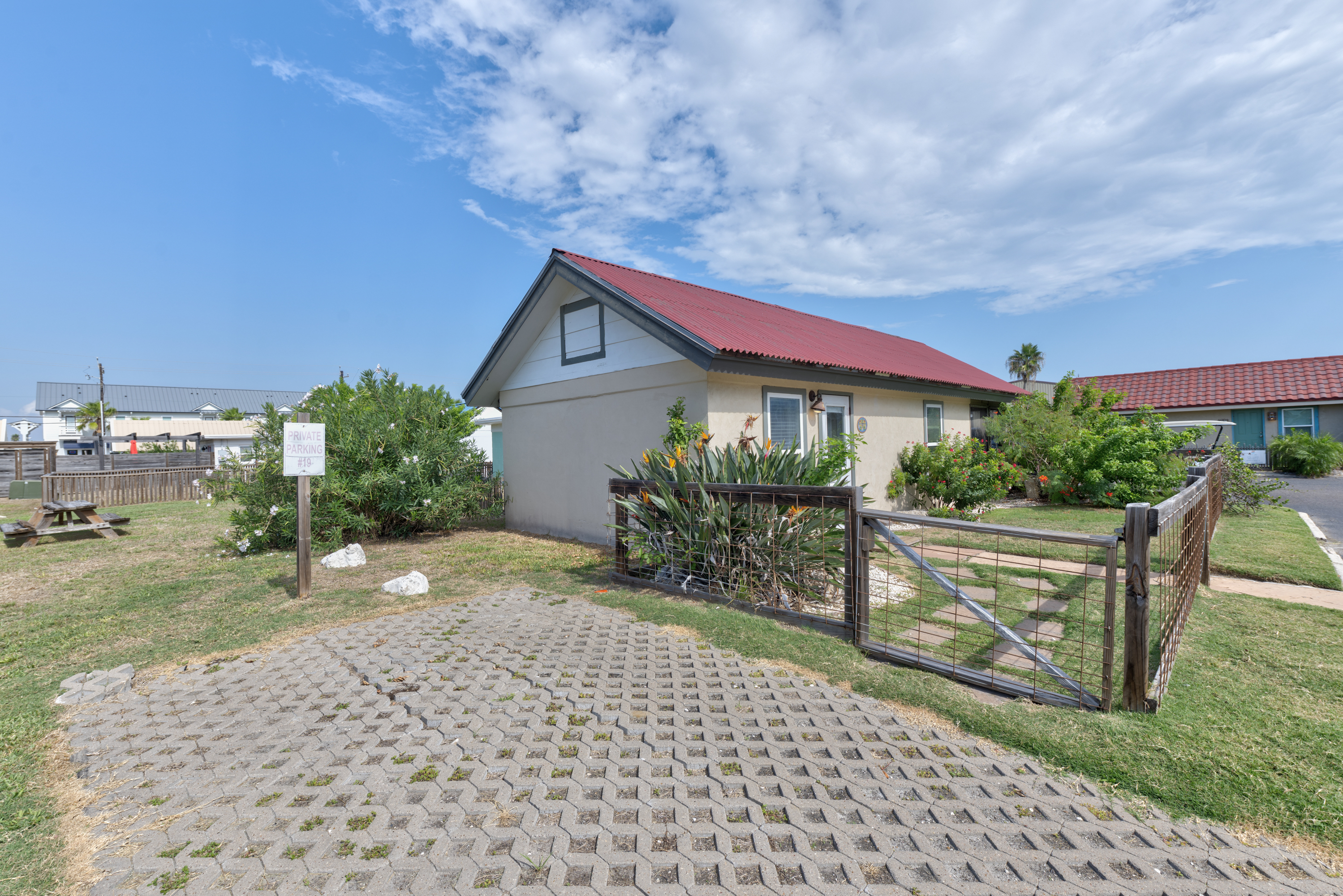 Parking for Casa Mariposa-A maximum of two standard size vehicles 