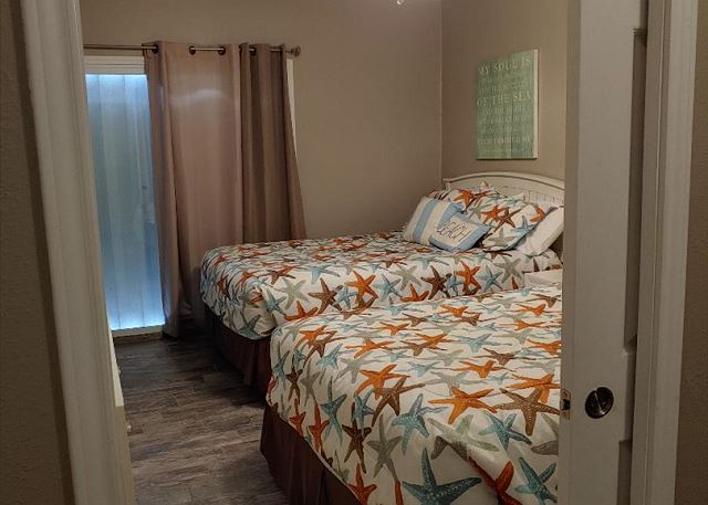 Guest bedroom - Two Queen size beds
