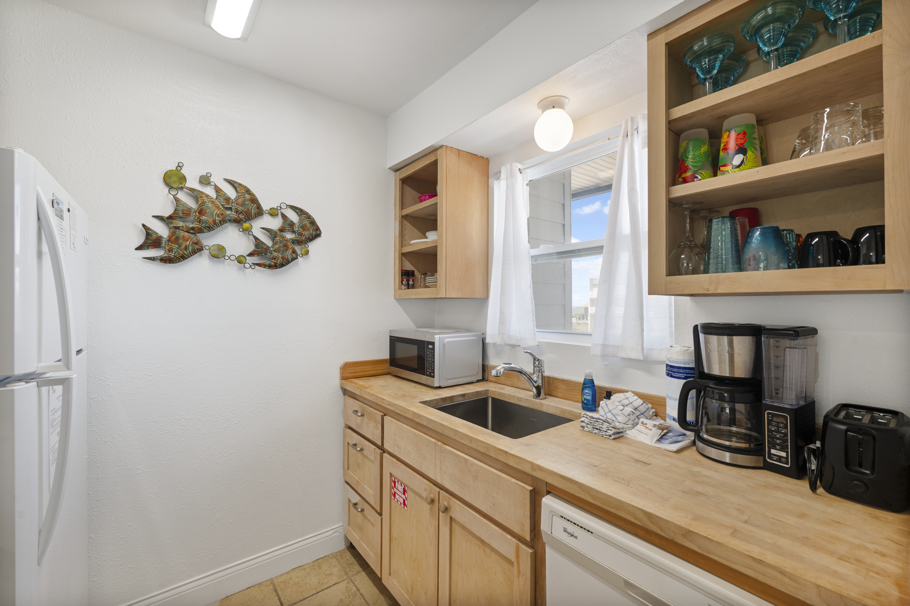 Duo Coffee maker, toaster, and other essentials provided