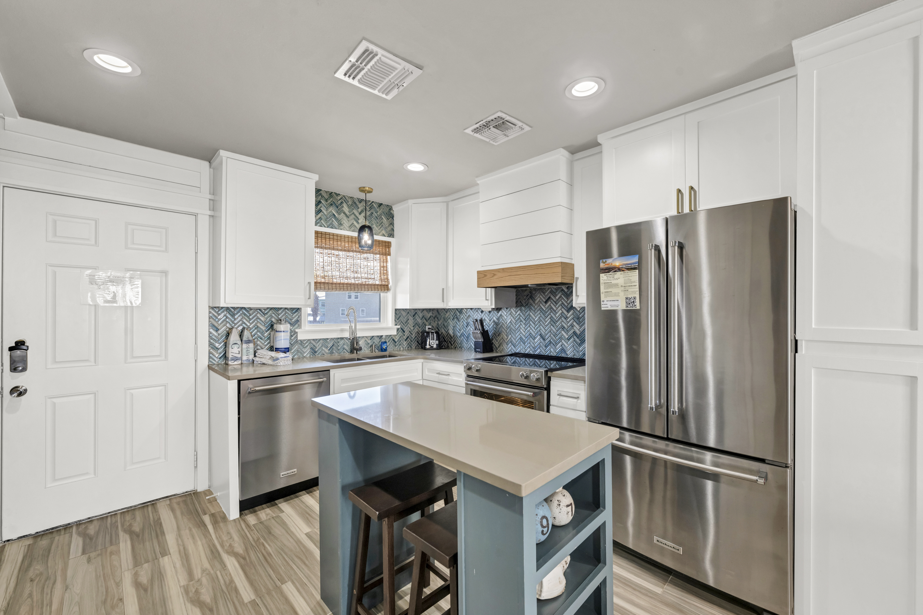 This small kitchen is designed for delightful meal preparation during your perfect getaway