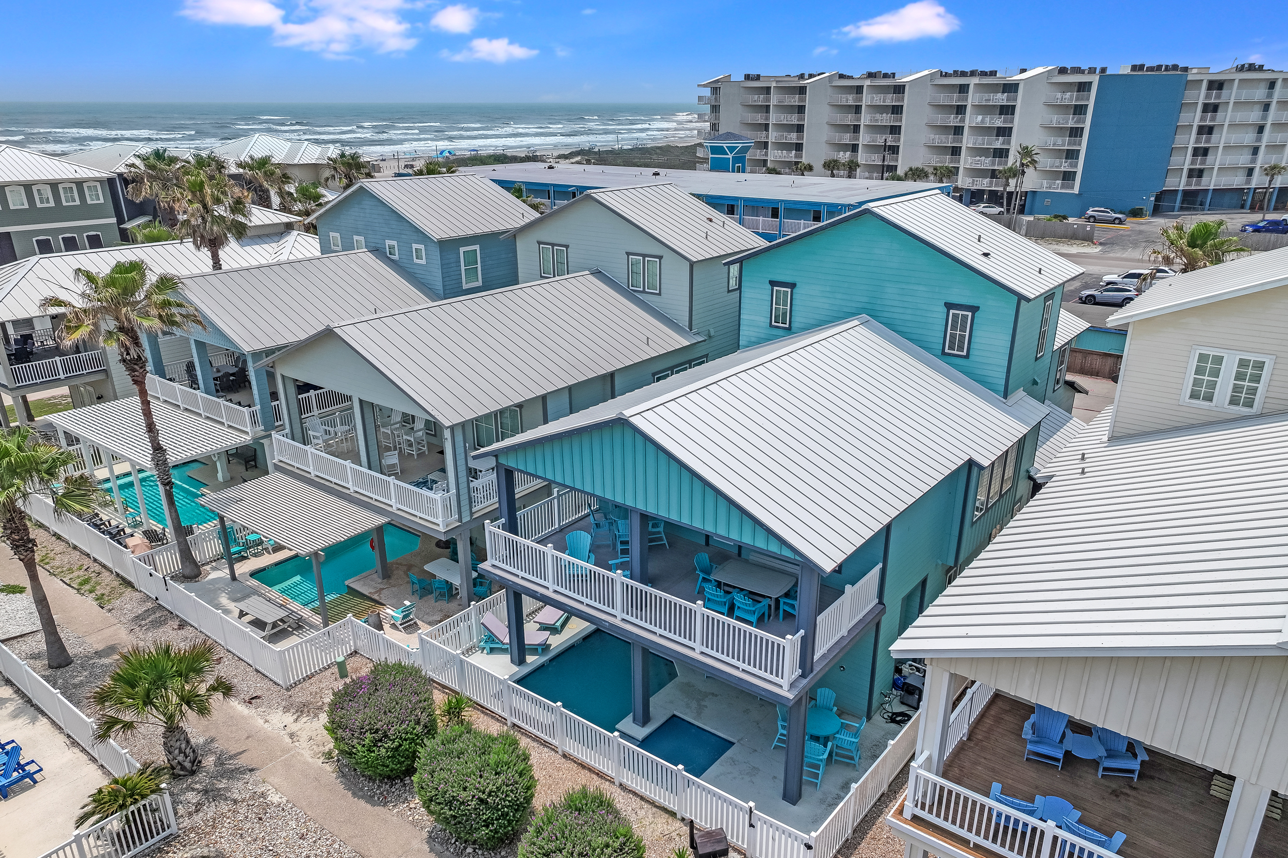 Marlin Madness! Steps to the beach!