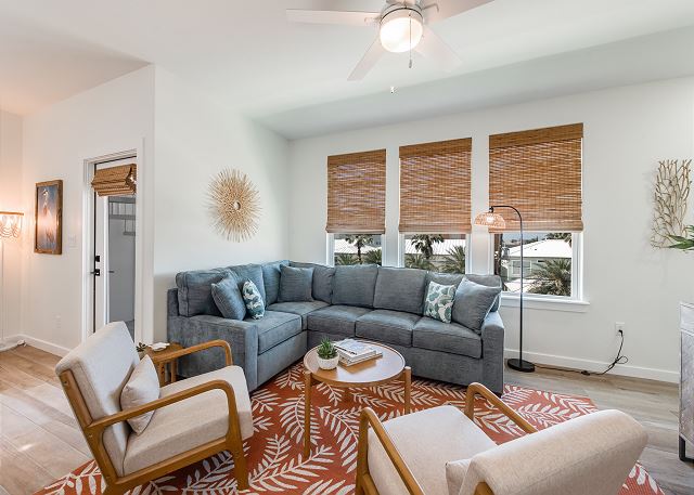 Living area with comfy coastal furnishings 