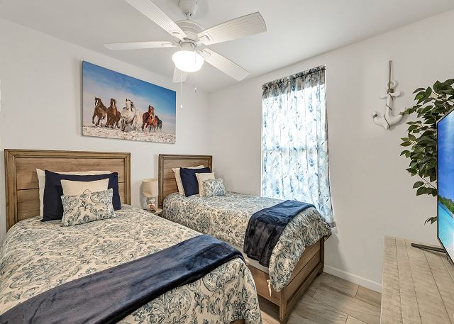 Guest room accommodates 2