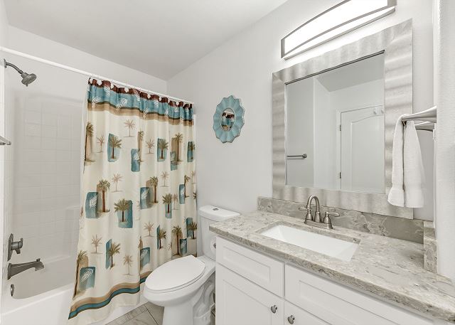 Secondary bathroom with tub/shower combo