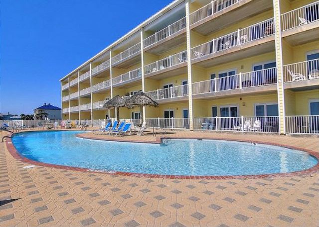 Grand Caribbean's resort style pool