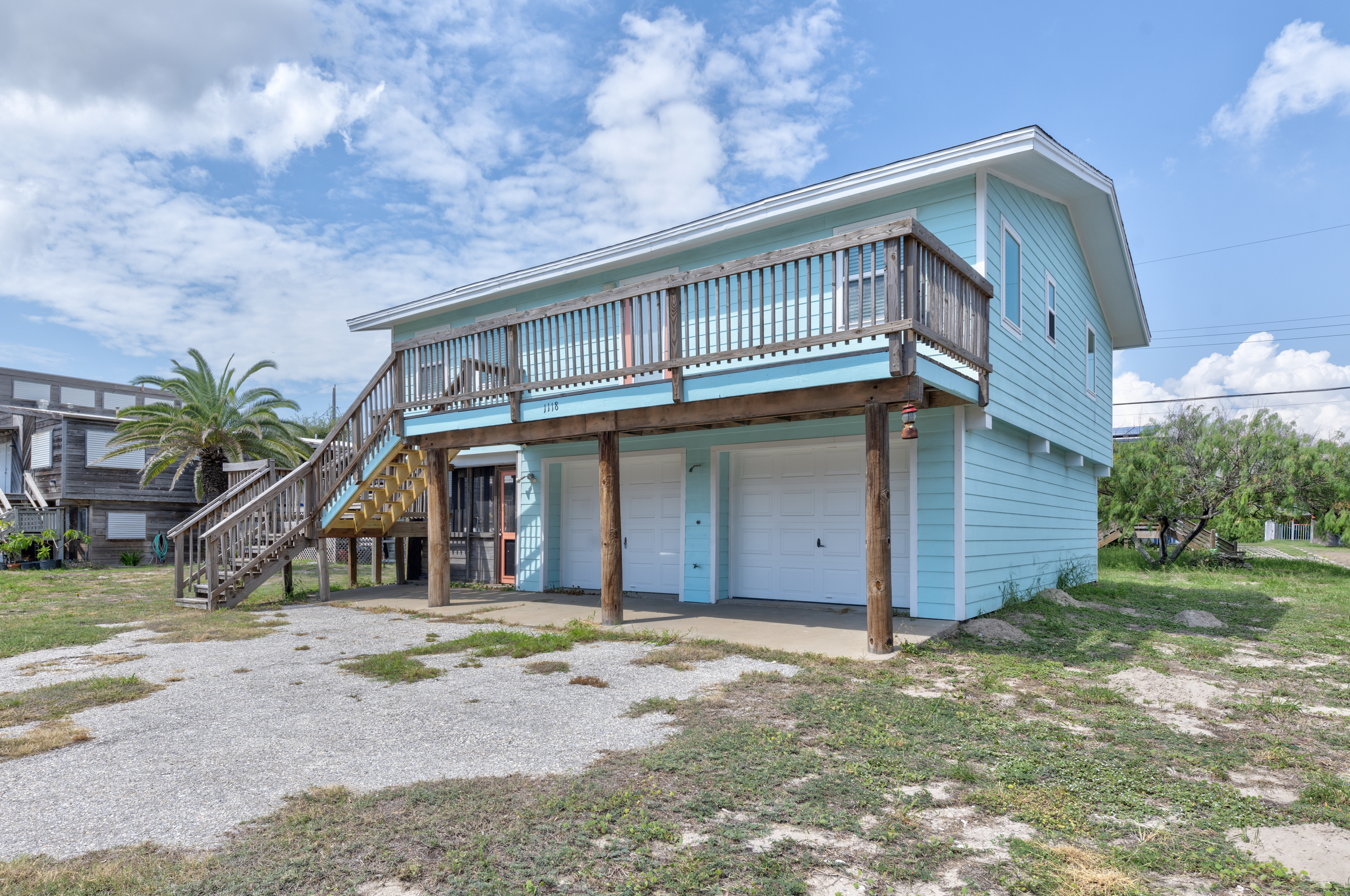 Welcome to Rosanne''s Beachhouse- Your breezy coastal retreat starts here