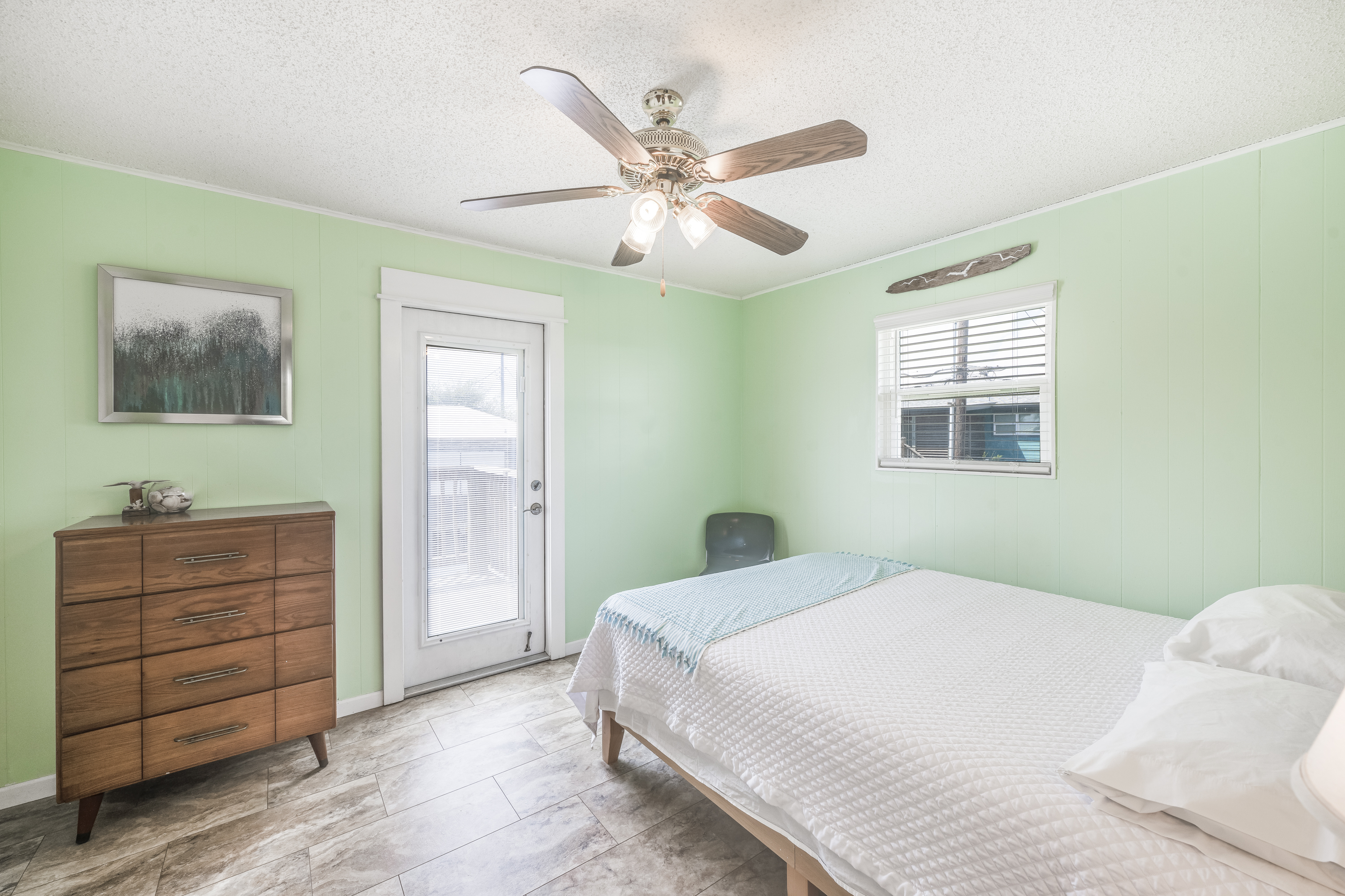 Your peaceful hideaway after a day on the shore with access to your own private deck