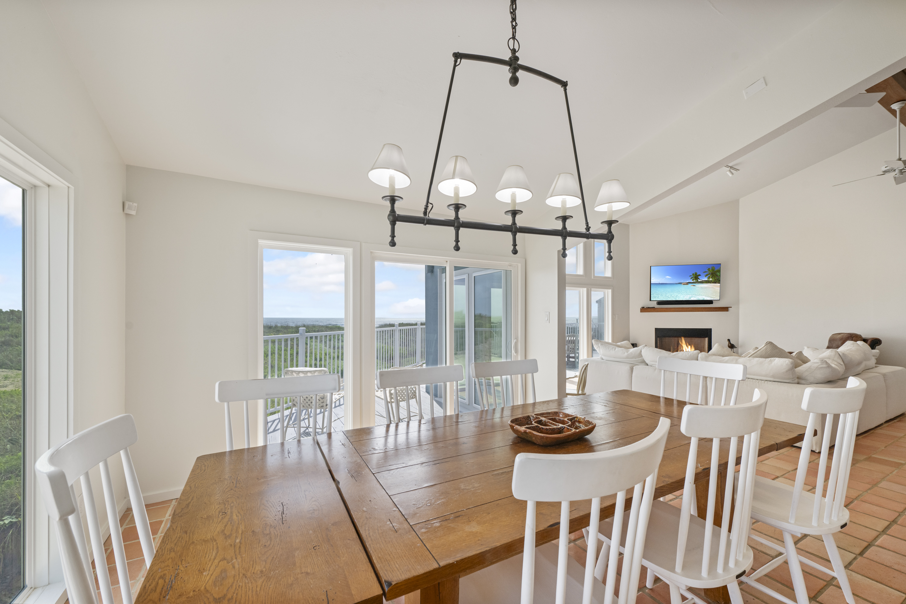 From Brunch to Golden Hour, the View is Always on the Menu