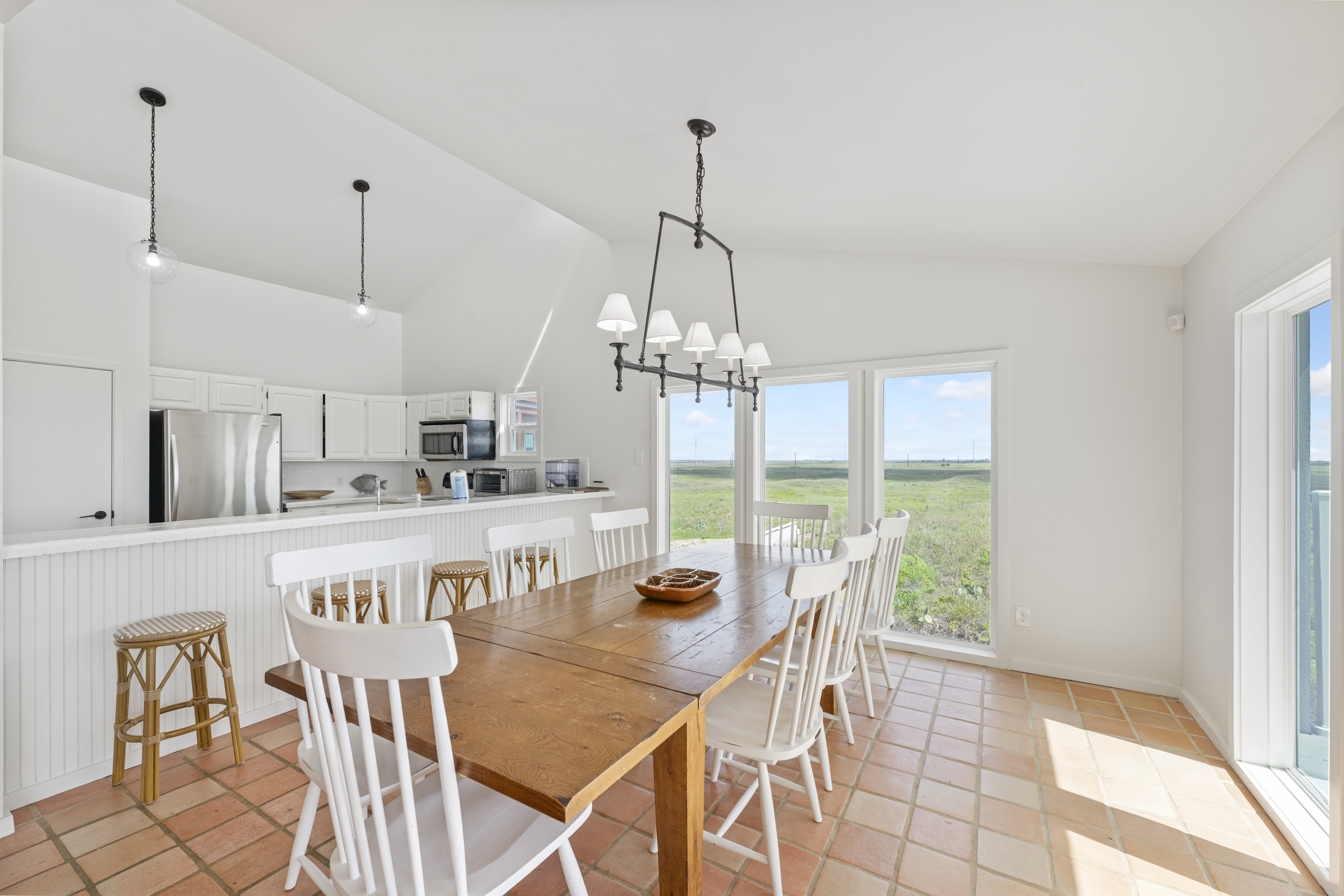 Effortless Entertaining with Open Kitchen and Dining Space