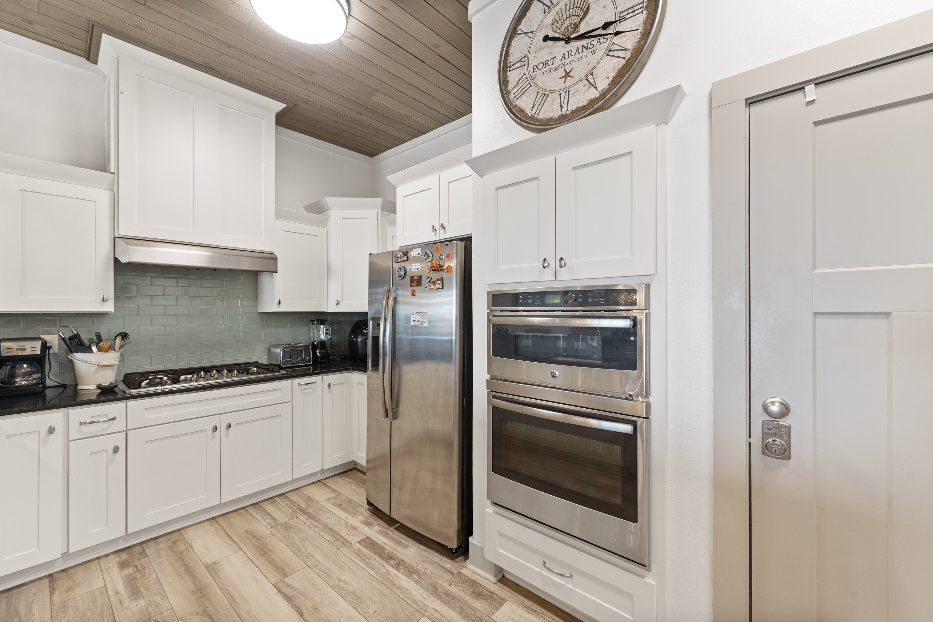 Cook, Bake, and Entertain in a Chef-Worthy Space 