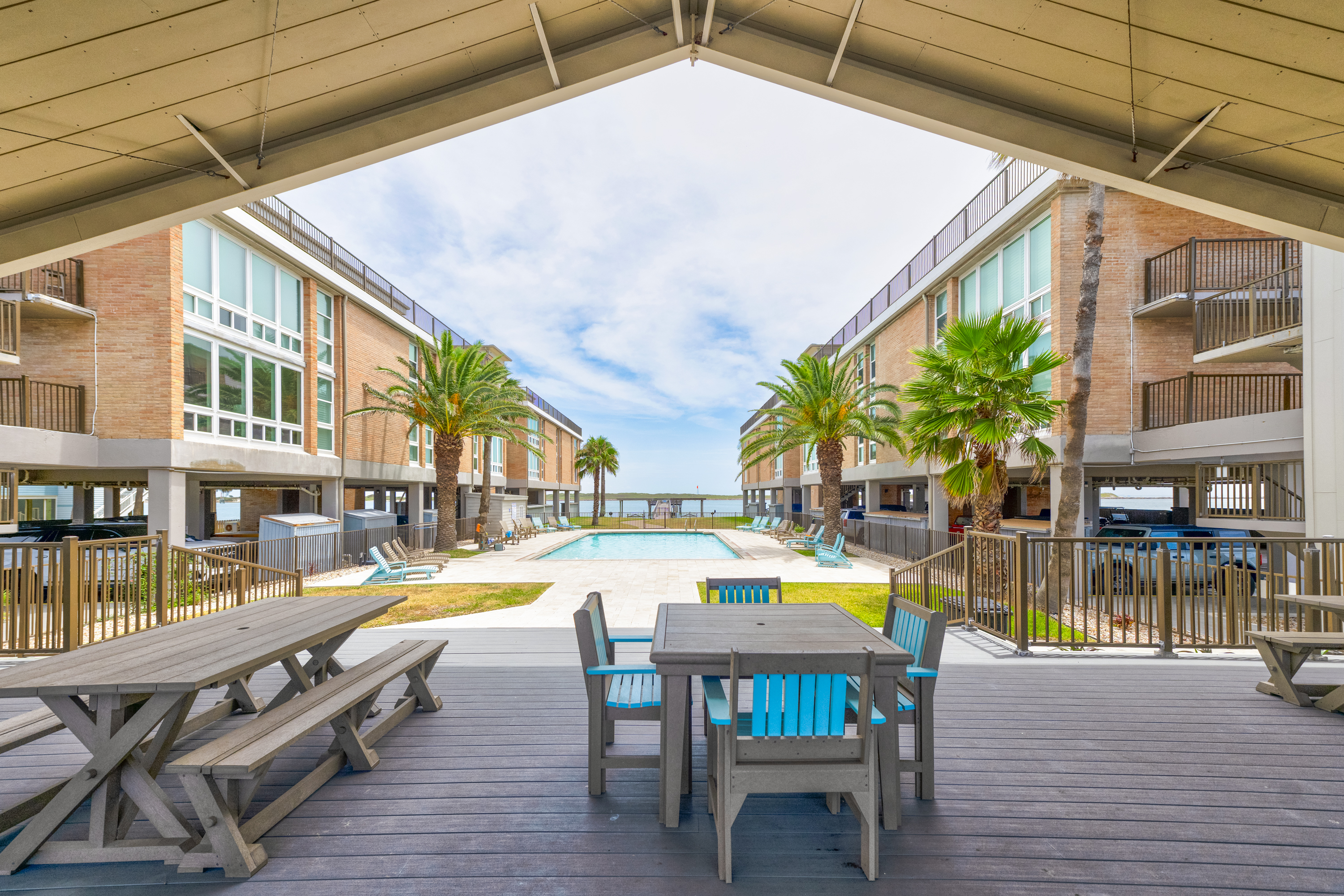 Great Community Spaces to Dine and Repose Poolside