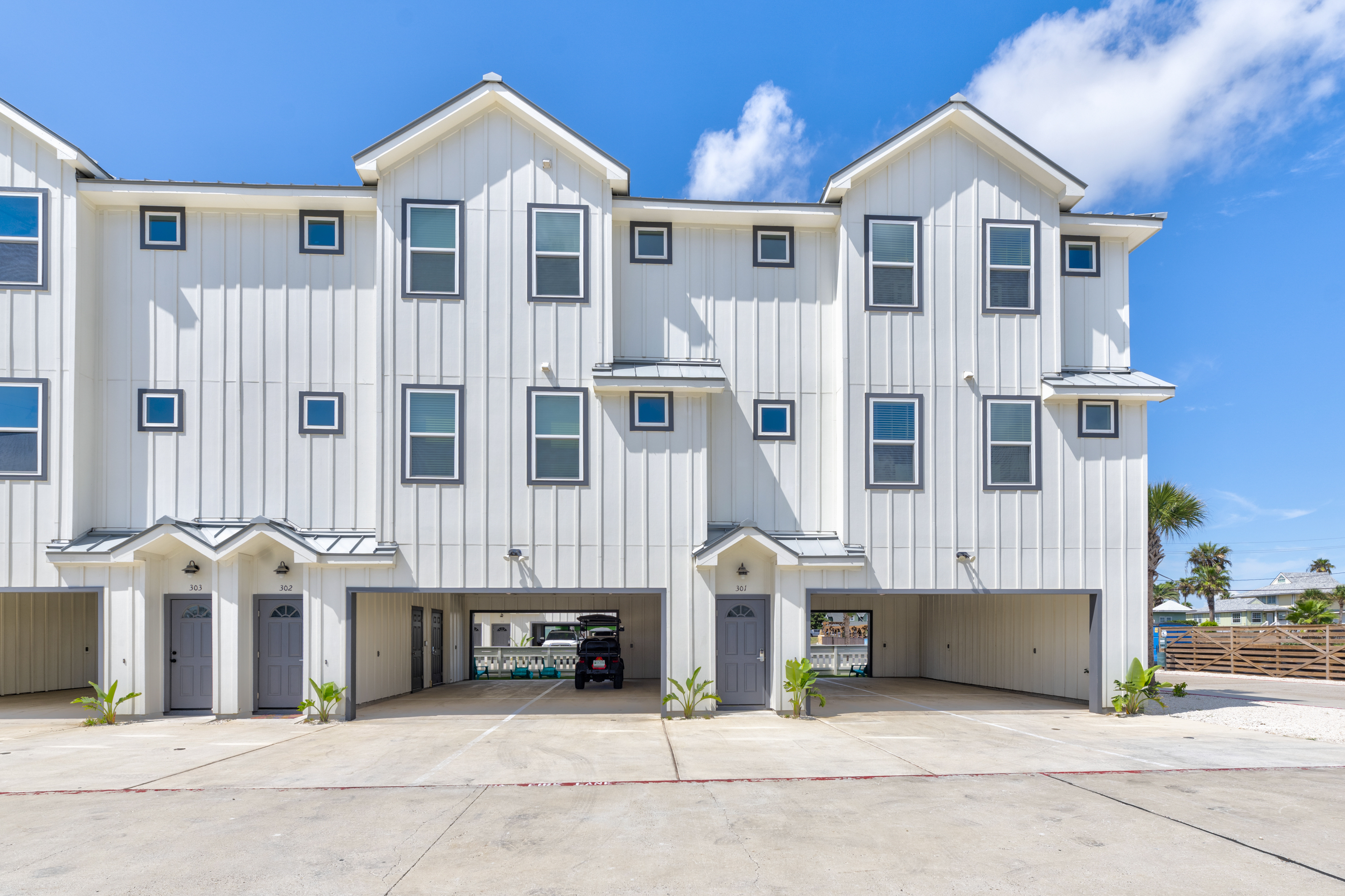 Welcome to Mango Cay''s Wave Hello MC301