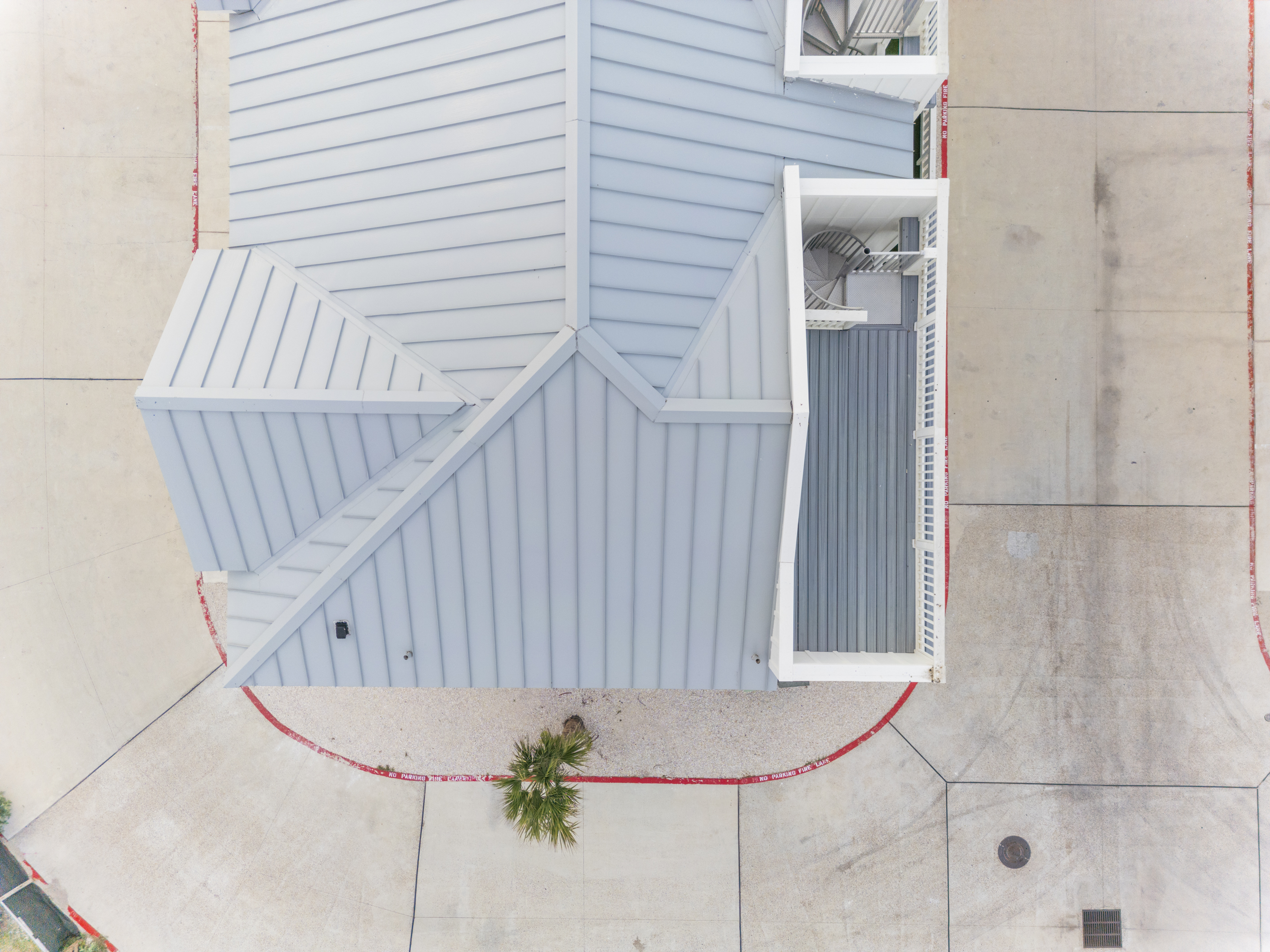 Make Your Memories at the Roof Top Deck of Wave Hello MC301 