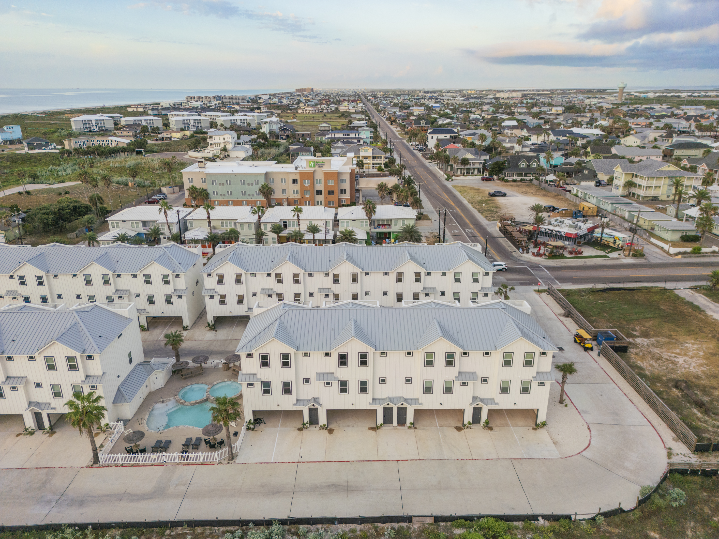 Relax and Unwind at Mango Cay: A Pool Oasis Awaits
