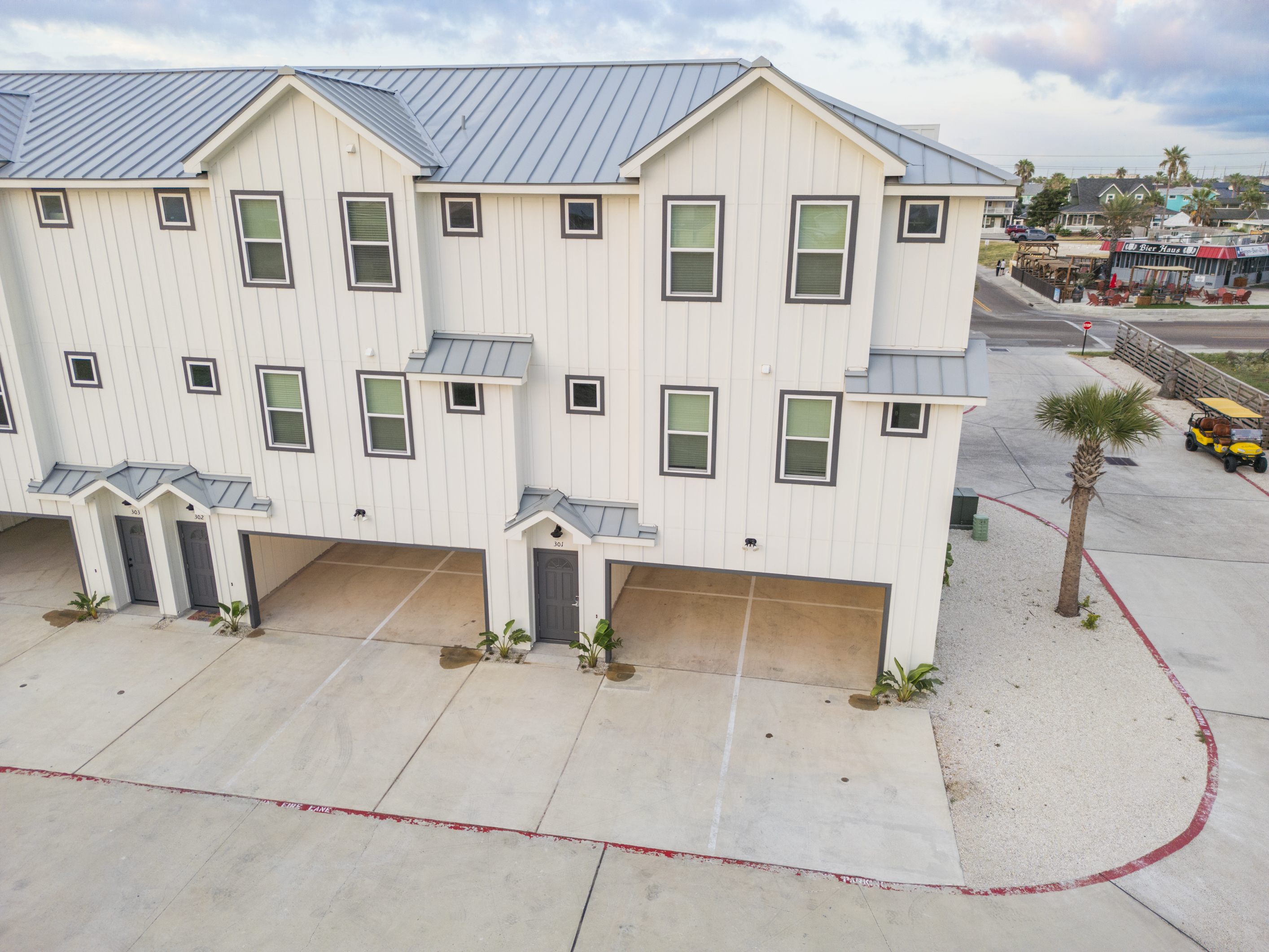 Welcome to Mango Cay''s Wave Hello MC301 