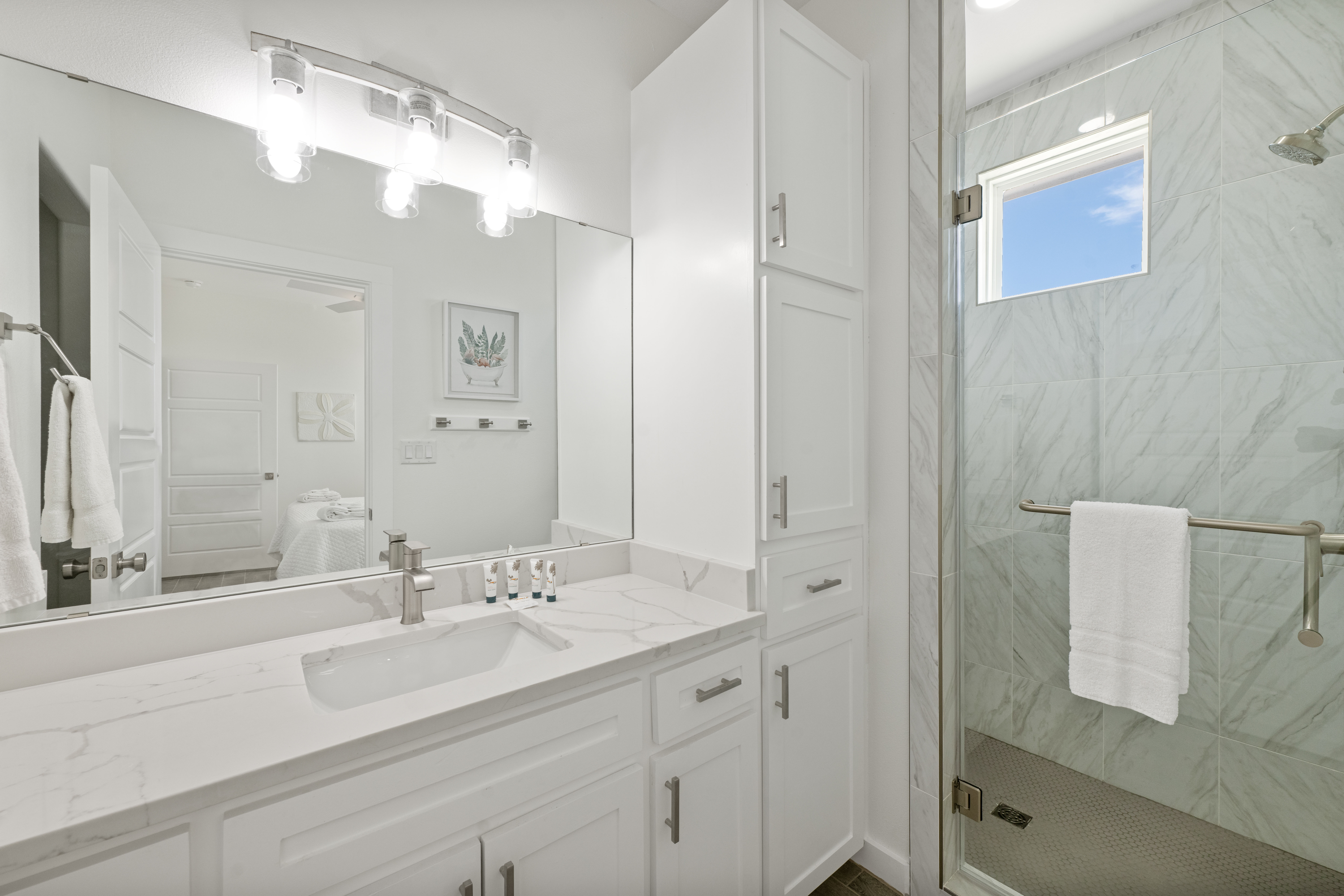 Low-step entry Shared Bathroom 