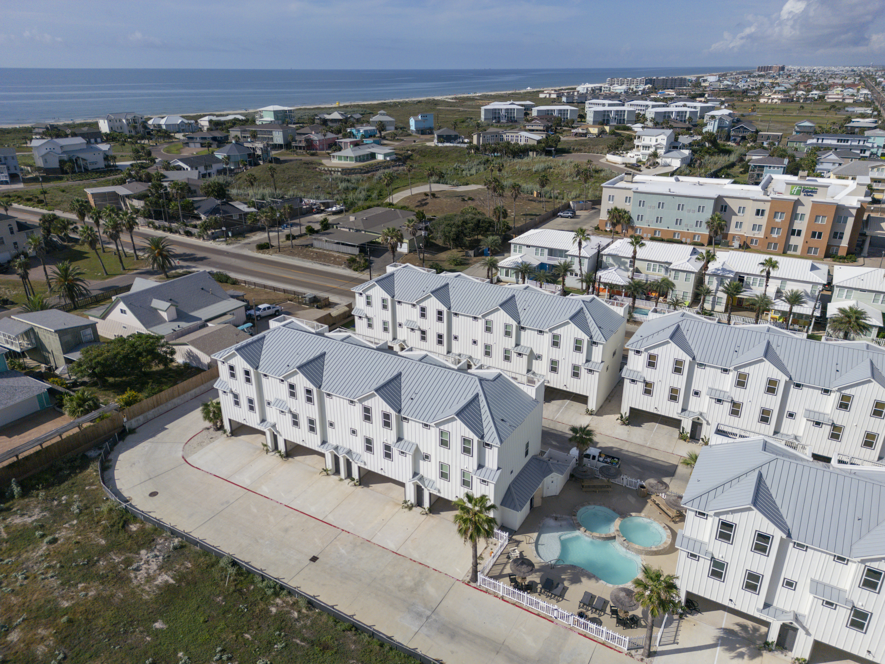 Sky-High Style: Rooftop Patios with Stunning Coastal Views