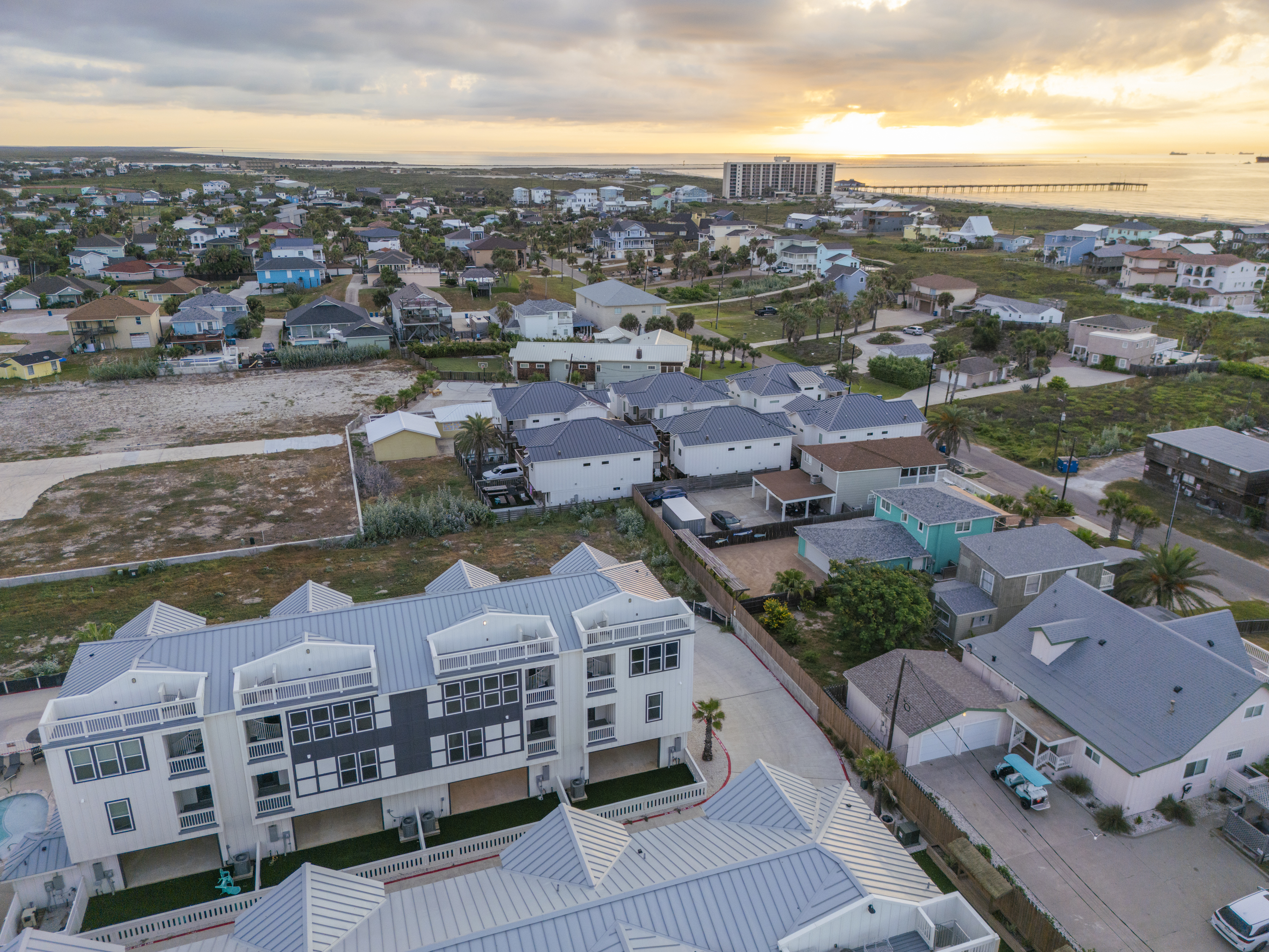Eastern Horizon. Gulf Beauty. 