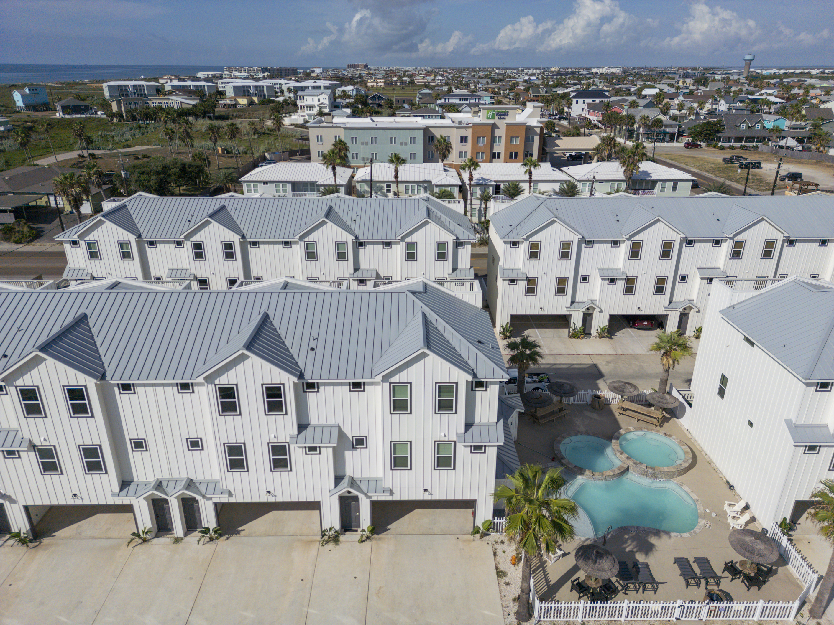Relax and Unwind at Mango Cay: A Pool Oasis Awaits