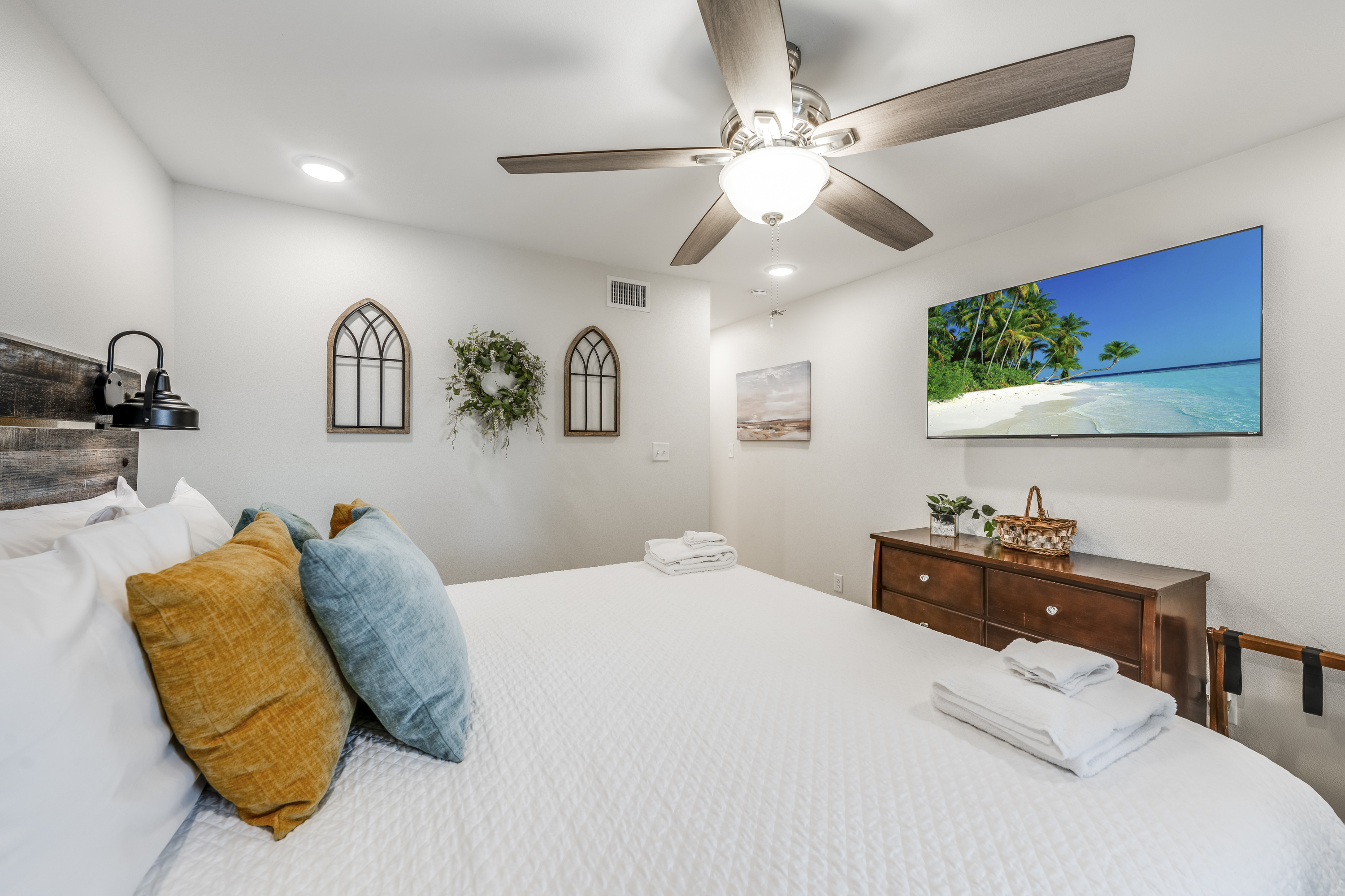 Snuggle up after a long day in the sun and enjoy movies on the flat screen TV.