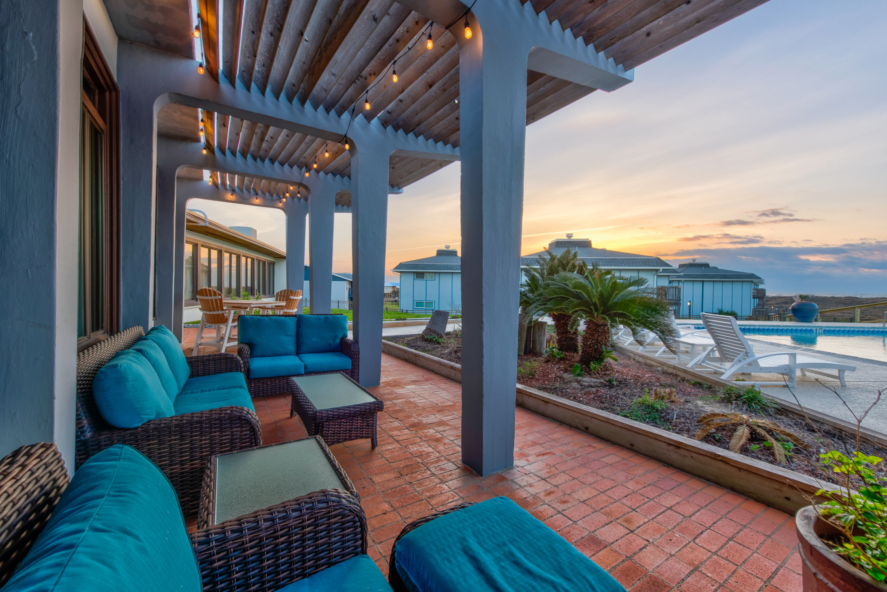 Intimate and peaceful poolside seating